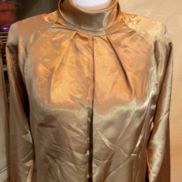 Michelle Stuart gold top - Picture 2 of 4